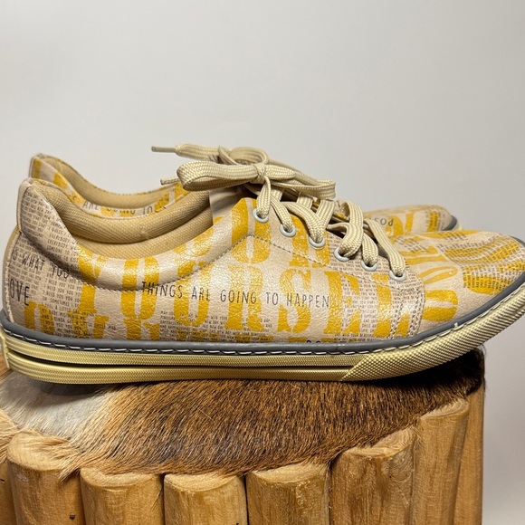 DOGO
Women Vegan Leather Sneakers - Love Yourself Design - Il - Picture 5 of 7